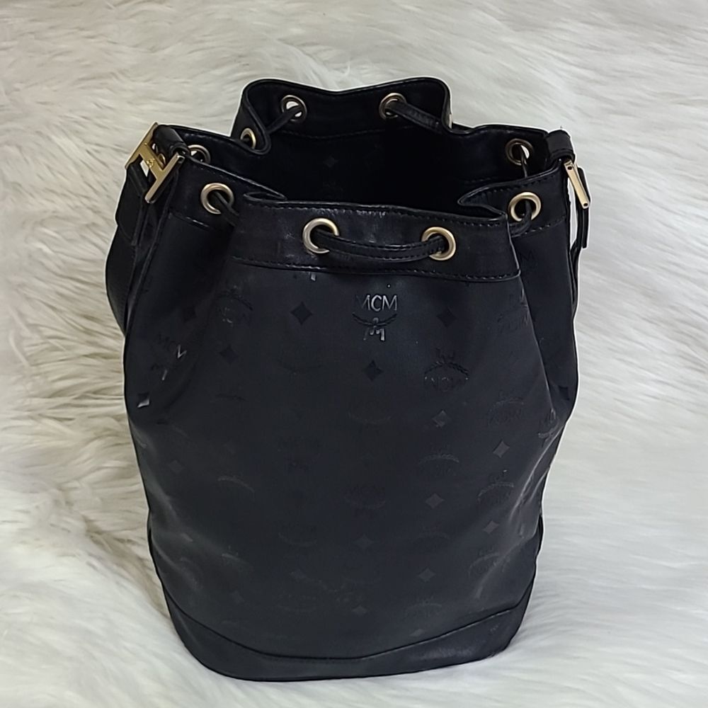 💯 Authentic MCM Bucket Bag 🍀 - Picture 14 of 15